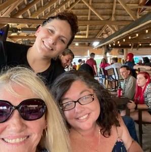 Meet your Posher, Stacy